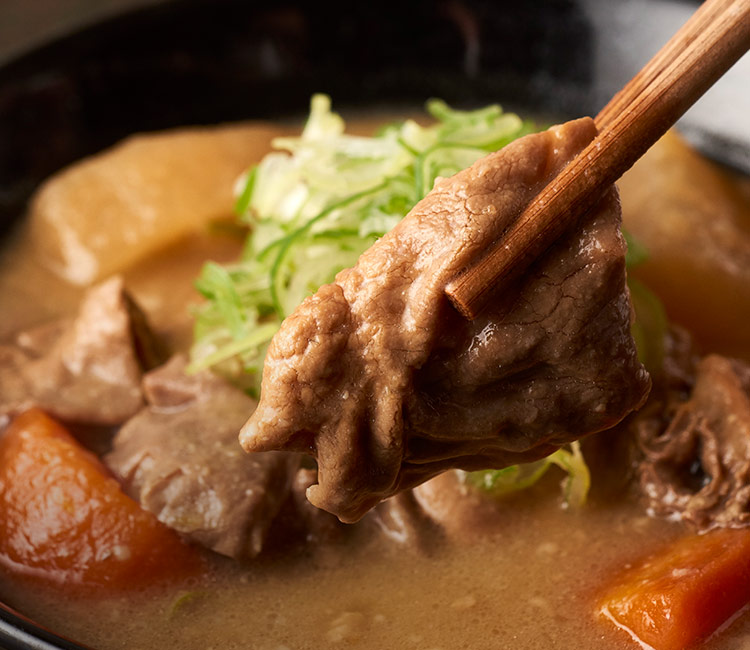 焼肉屋の牛モツ煮込み